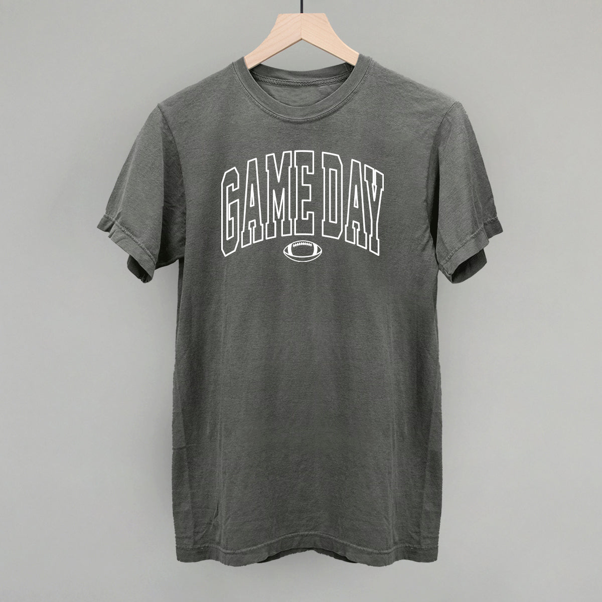 Game Day Outlined Arch Funny Comfort Colors T-Shirt in Pepper – Ivy + Cloth