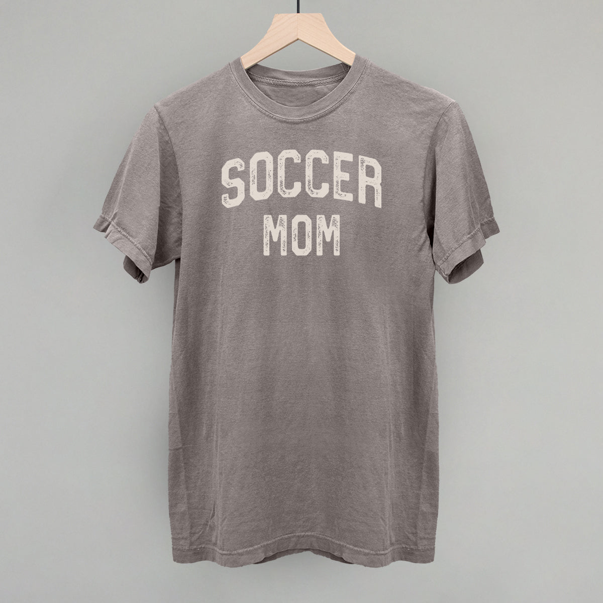 Soccer Mom Collegiate Distressed Funny Comfort Colors T-Shirt in Grey – Ivy + Cloth