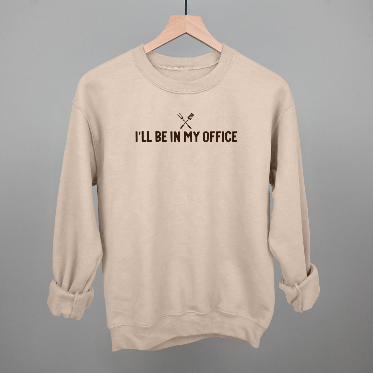 I'll Be In My Office Grilling graphic crewneck sweatshirt in Sandstone