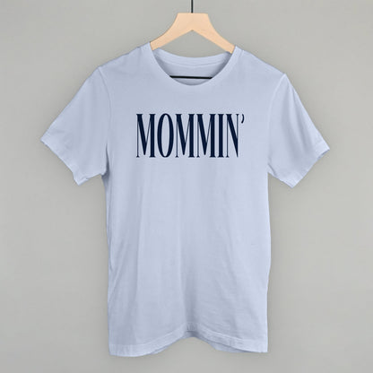 Mommin' Mom graphic tee in Light Blue