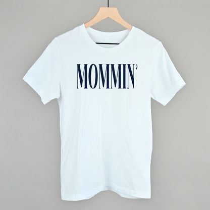 Mommin' Mom graphic tee in White