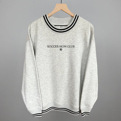 Soccer Mom Club Funny Oversized Varsity Crewneck Sweatshirt in Heather Grey – Ivy + Cloth