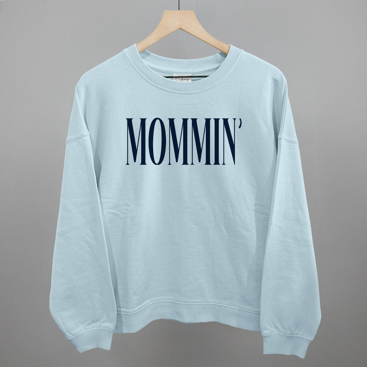 Mommin' Mom graphic oversized boxy crew in Nantucket Breeze